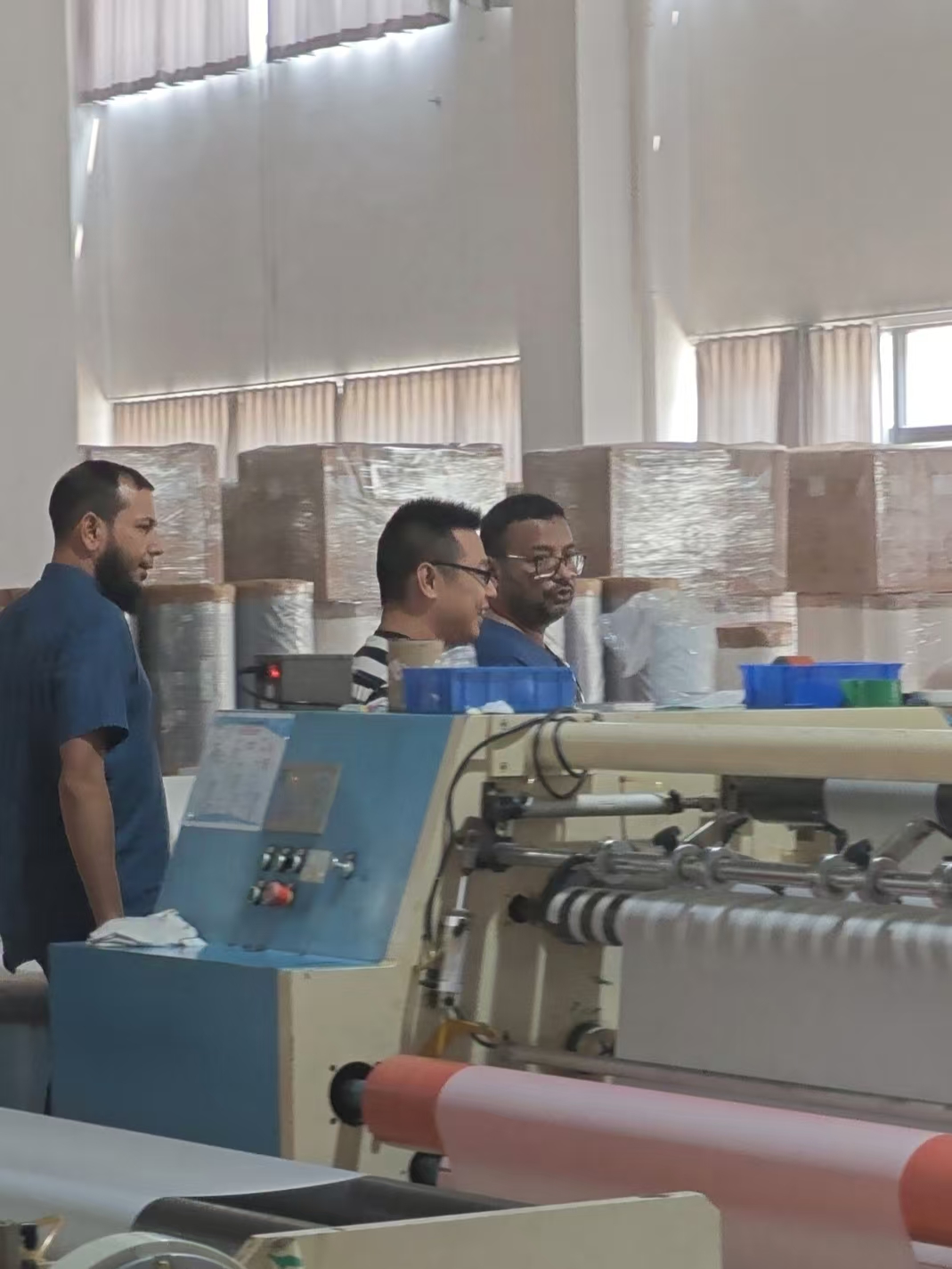Clientes mexicanos vienen a nuestra fábrica para inspección y cooperación.